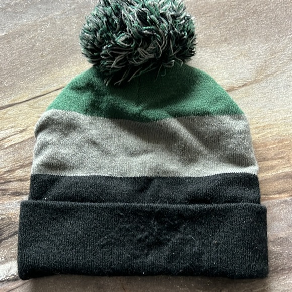 Wizarding World Harry Potter Slytherin Beanie and Gloves - Picture 3 of 6